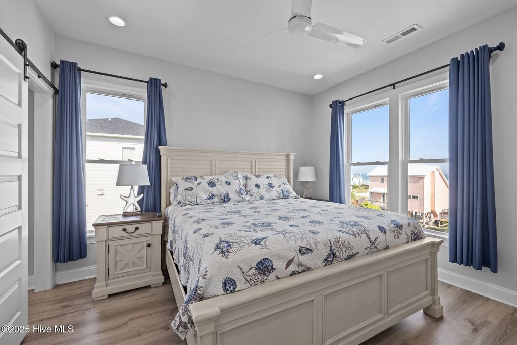 Image 38 of property listing at 1905 Emerald Drive, Emerald Isle, NC 28594