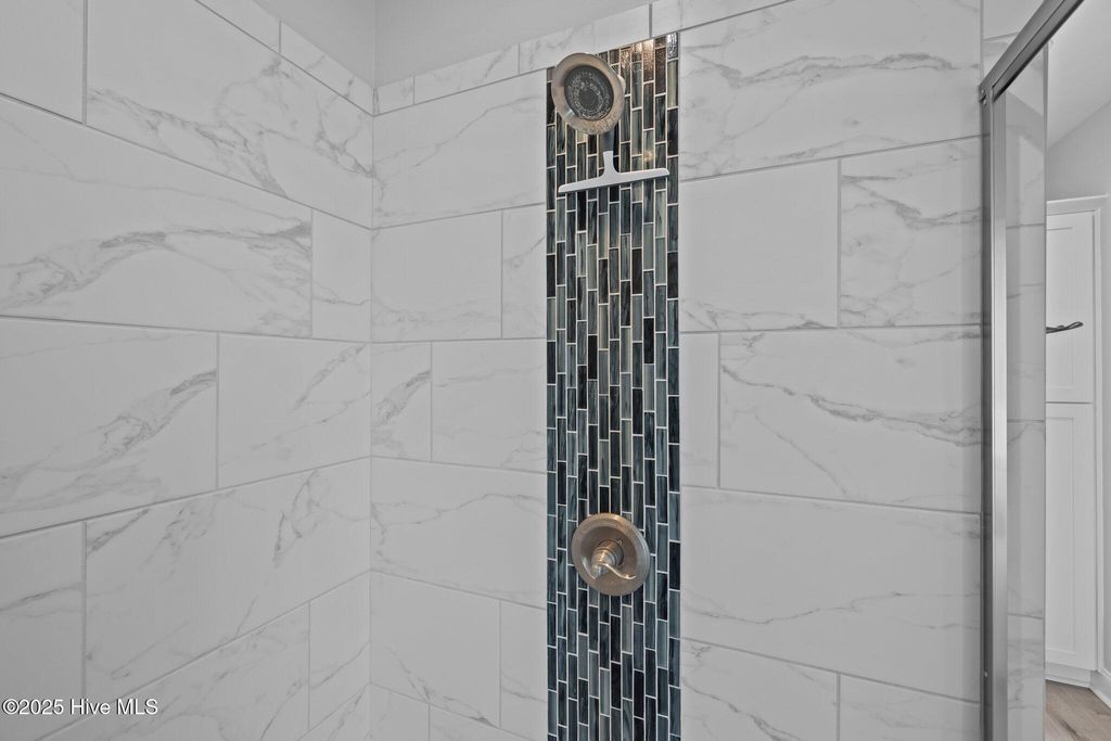 Image 41 of property listing at 1905 Emerald Drive, Emerald Isle, NC 28594