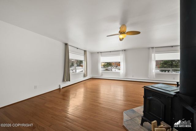 13761 Venus Way, Anchorage, AK 99515