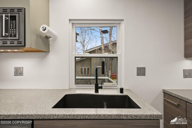 13761 Venus Way, Anchorage, AK 99515