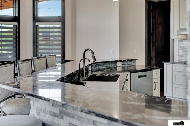 17380 S 77 Point, Hickman, NE 68372