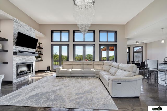 17380 S 77 Point, Hickman, NE 68372