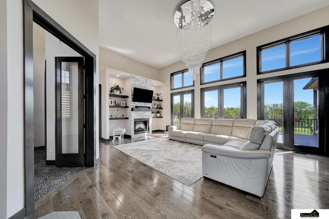 17380 S 77 Point, Hickman, NE 68372