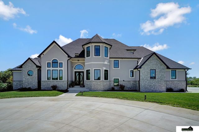 17380 S 77 Point, Hickman, NE 68372