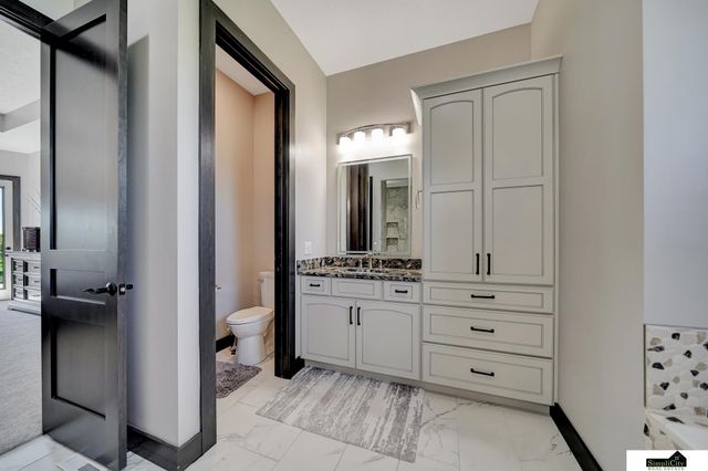 17380 S 77 Point, Hickman, NE 68372