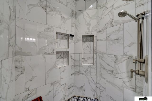 17380 S 77 Point, Hickman, NE 68372