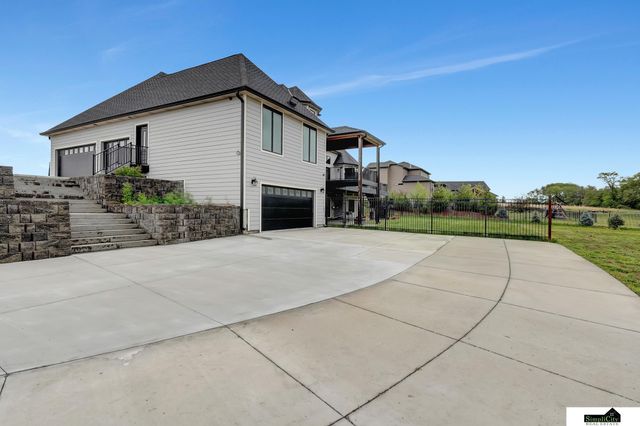 17380 S 77 Point, Hickman, NE 68372