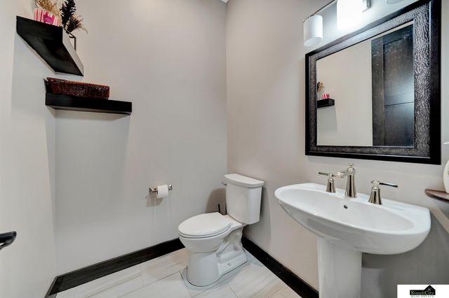 17380 S 77 Point, Hickman, NE 68372