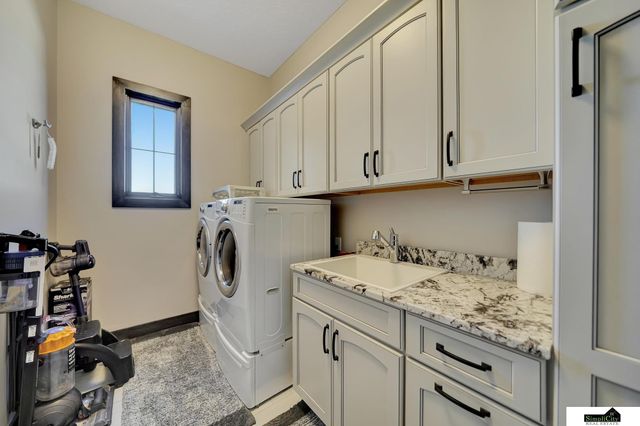 17380 S 77 Point, Hickman, NE 68372