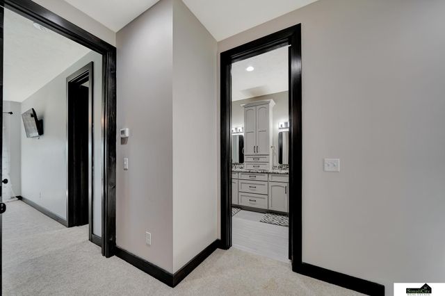 17380 S 77 Point, Hickman, NE 68372