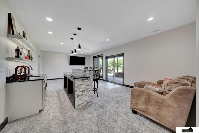 17380 S 77 Point, Hickman, NE 68372