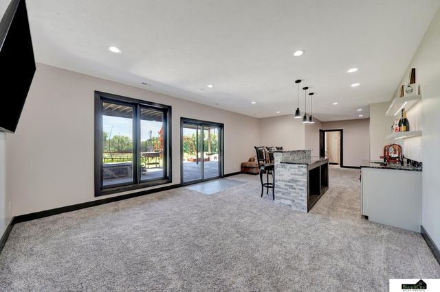 17380 S 77 Point, Hickman, NE 68372