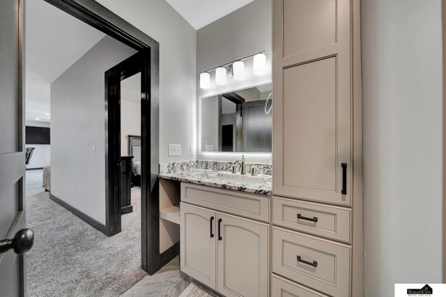 17380 S 77 Point, Hickman, NE 68372