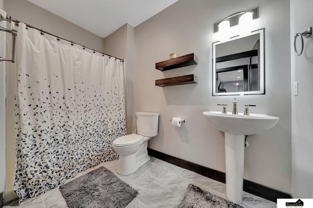 17380 S 77 Point, Hickman, NE 68372