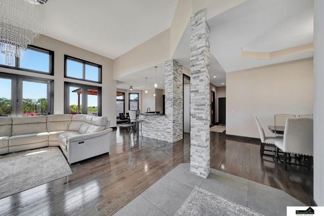 17380 S 77 Point, Hickman, NE 68372