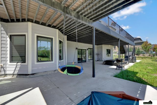 17380 S 77 Point, Hickman, NE 68372