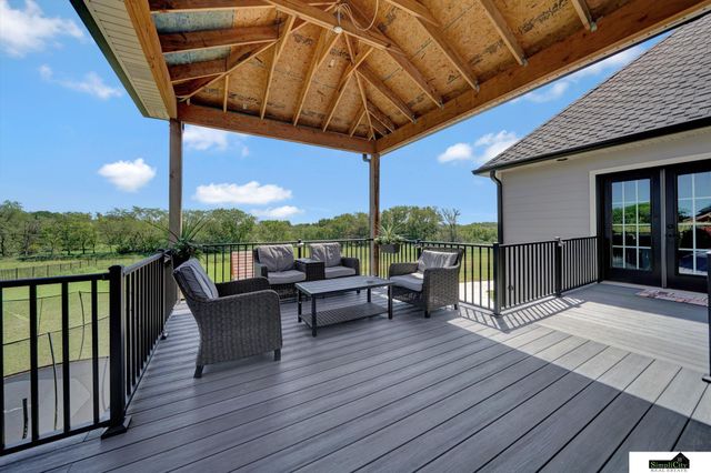 17380 S 77 Point, Hickman, NE 68372