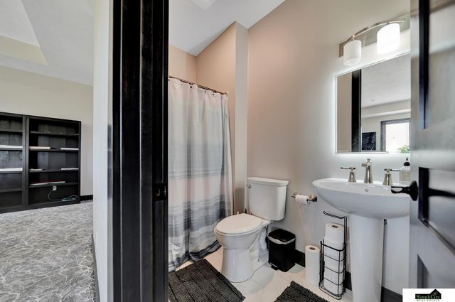 17380 S 77 Point, Hickman, NE 68372