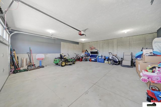 17380 S 77 Point, Hickman, NE 68372