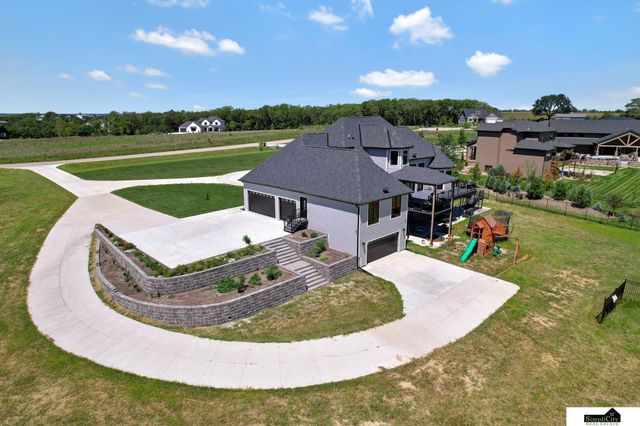 17380 S 77 Point, Hickman, NE 68372