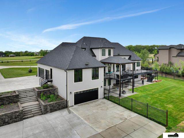 17380 S 77 Point, Hickman, NE 68372