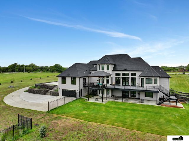 17380 S 77 Point, Hickman, NE 68372