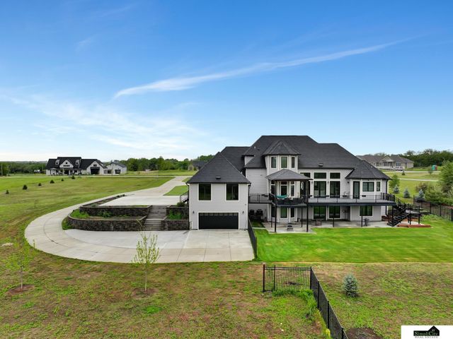 17380 S 77 Point, Hickman, NE 68372