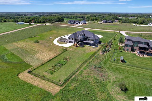 17380 S 77 Point, Hickman, NE 68372