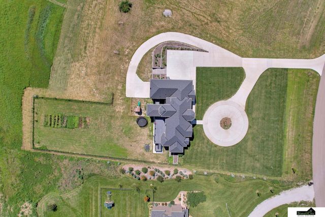 17380 S 77 Point, Hickman, NE 68372