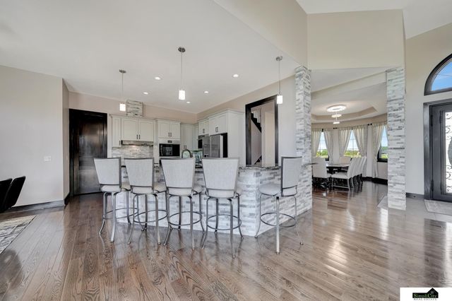 17380 S 77 Point, Hickman, NE 68372