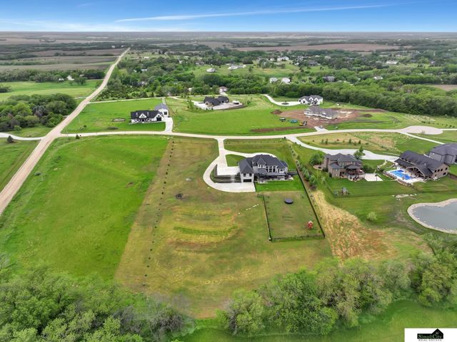 17380 S 77 Point, Hickman, NE 68372