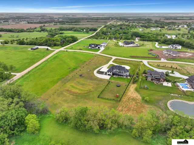 17380 S 77 Point, Hickman, NE 68372