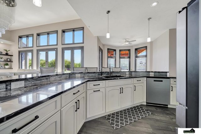 17380 S 77 Point, Hickman, NE 68372