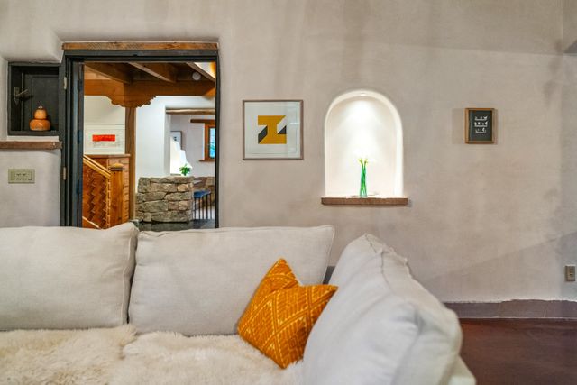 1330 Bishops Lodge Road, Santa Fe, NM 87506