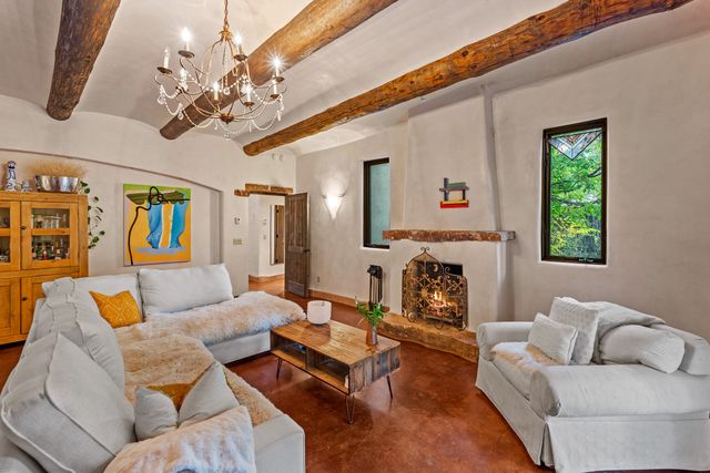 1330 Bishops Lodge Road, Santa Fe, NM 87506