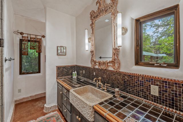 1330 Bishops Lodge Road, Santa Fe, NM 87506