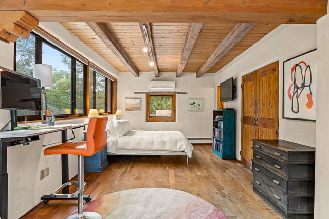 1330 Bishops Lodge Road, Santa Fe, NM 87506