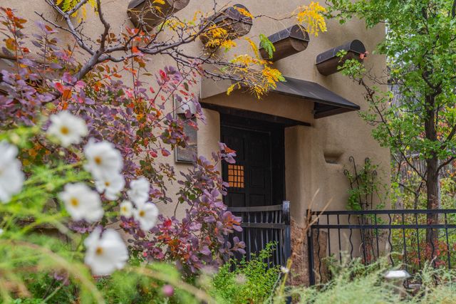 1330 Bishops Lodge Road, Santa Fe, NM 87506