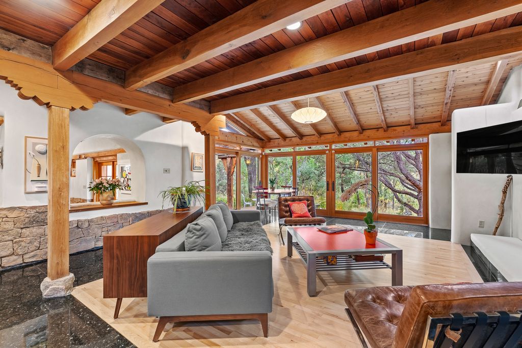 1330 Bishops Lodge Road, Santa Fe, NM 87506