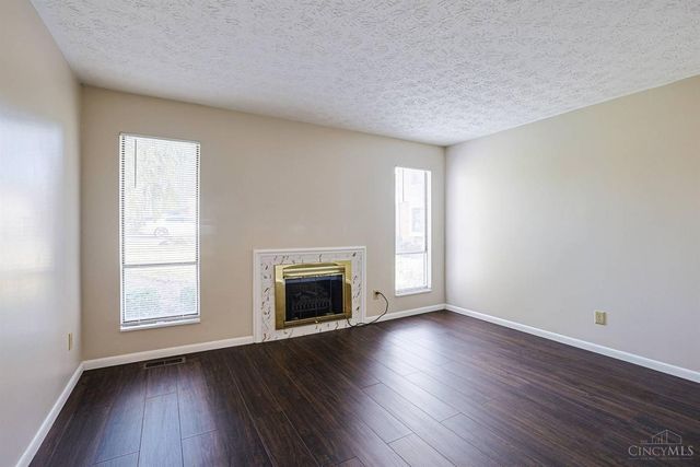 18 Oakwood Court, Springdale, OH 45246