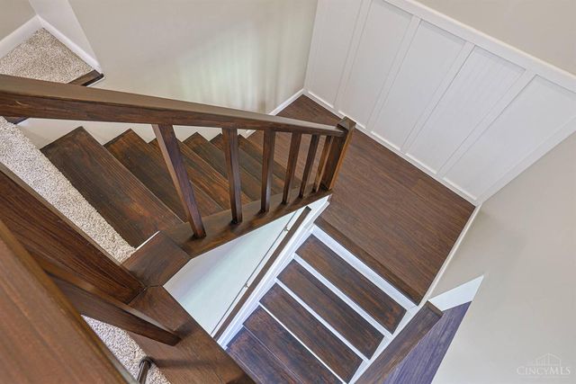 18 Oakwood Court, Springdale, OH 45246