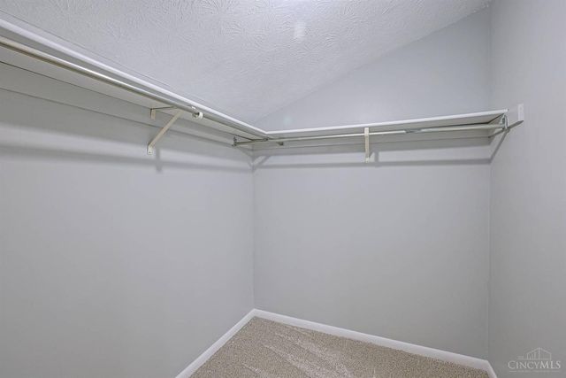 18 Oakwood Court, Springdale, OH 45246