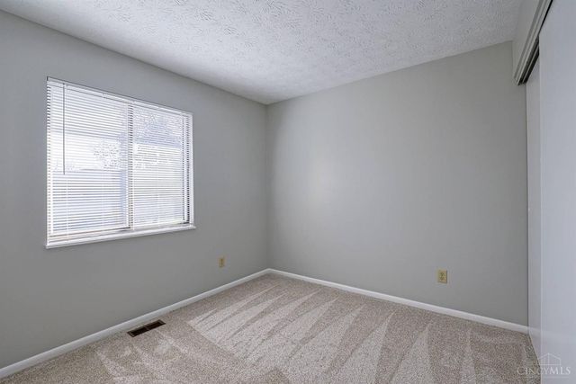 18 Oakwood Court, Springdale, OH 45246