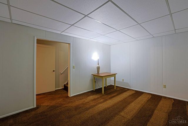 18 Oakwood Court, Springdale, OH 45246