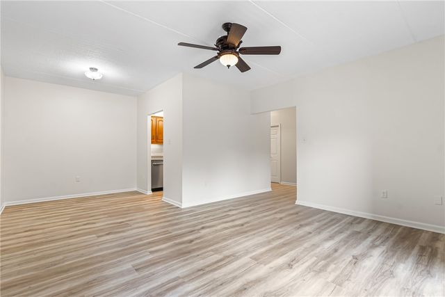 5600 Munhall Rd 201, Squirrel Hill, PA 15217