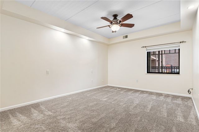 5600 Munhall Rd 201, Squirrel Hill, PA 15217