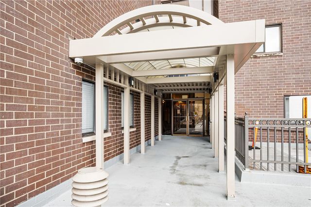 5600 Munhall Rd 201, Squirrel Hill, PA 15217