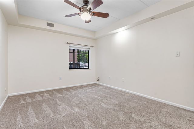 5600 Munhall Rd 201, Squirrel Hill, PA 15217