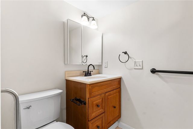 5600 Munhall Rd 201, Squirrel Hill, PA 15217