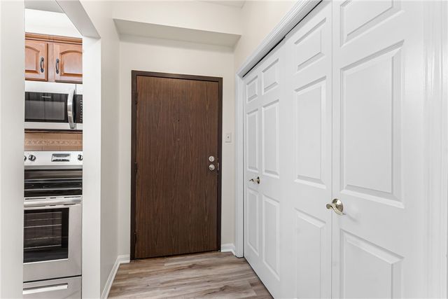 5600 Munhall Rd 201, Squirrel Hill, PA 15217